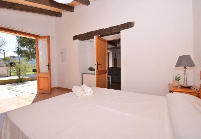 Country house in Sineu - Es Camp Pla 087 cosy finca with private pool, terrace, garden, barbecue and air-conditioning Country house in Sineu - Es Camp Pla 087 cosy finca with private pool, terrace, garden, barbecue and air-conditioning