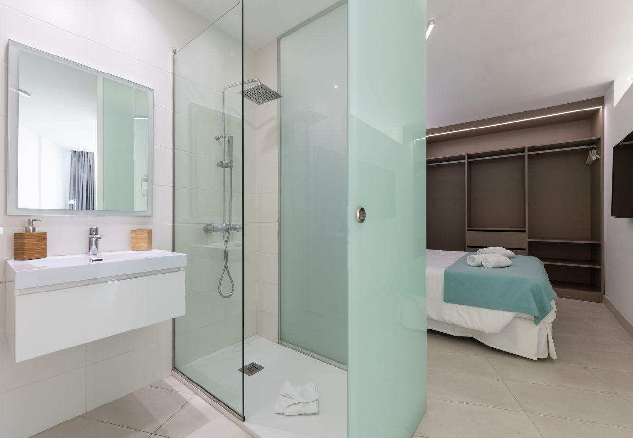 Apartment in Las Palmas de Gran Canaria - Edison Building 201 By CanariasGetaway  Apartment in Las Palmas de Gran Canaria - Edison Building 201 By CanariasGetaway