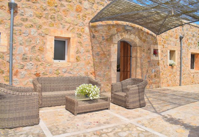 Country house in Maria de la salut - Es Gassons 012 fantastic villa with private pool, stunning views, barbecue and air-conditioning Country house in Maria de la salut - Es Gassons 012 fantastic villa with private pool, stunning views, barbecue and air-conditioning