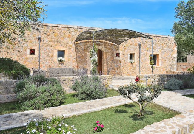 Country house in Maria de la salut - Es Gassons 012 fantastic villa with private pool, stunning views, barbecue and air-conditioning Country house in Maria de la salut - Es Gassons 012 fantastic villa with private pool, stunning views, barbecue and air-conditioning