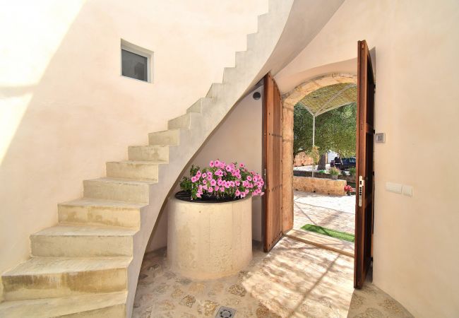 Country house in Maria de la salut - Es Gassons 012 fantastic villa with private pool, stunning views, barbecue and air-conditioning Country house in Maria de la salut - Es Gassons 012 fantastic villa with private pool, stunning views, barbecue and air-conditioning