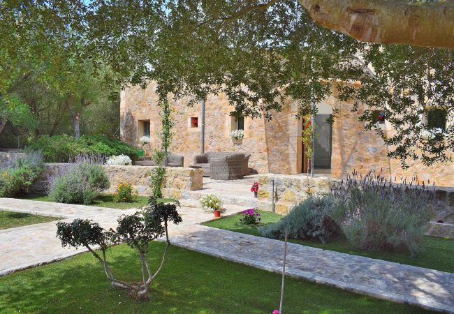 Country house in Maria de la salut - Es Gassons 012 fantastic villa with private pool, stunning views, barbecue and air-conditioning Country house in Maria de la salut - Es Gassons 012 fantastic villa with private pool, stunning views, barbecue and air-conditioning