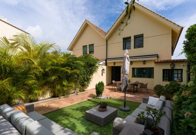 House in Santa Brígida - House with cozy garden BBQ  House in Santa Brígida - House with cozy garden BBQ