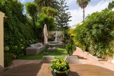 House in Santa Brígida - House with cozy garden BBQ 