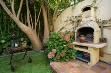 House in Santa Brígida - House with cozy garden BBQ 