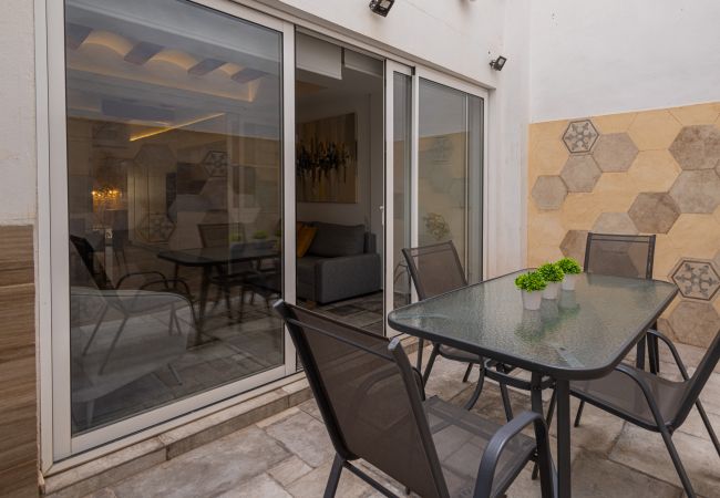 Apartment in Valencia / València - CENTER-MODERN 1BR, 2BA-TERRACE, WI-FI, A/C  Apartment in Valencia / València - CENTER-MODERN 1BR, 2BA-TERRACE, WI-FI, A/C