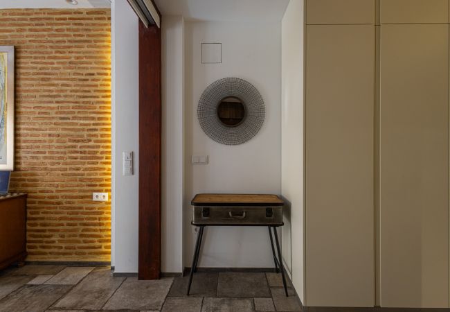 Apartment in Valencia / València - CENTER-MODERN 1BR, 2BA-TERRACE, WI-FI, A/C  Apartment in Valencia / València - CENTER-MODERN 1BR, 2BA-TERRACE, WI-FI, A/C