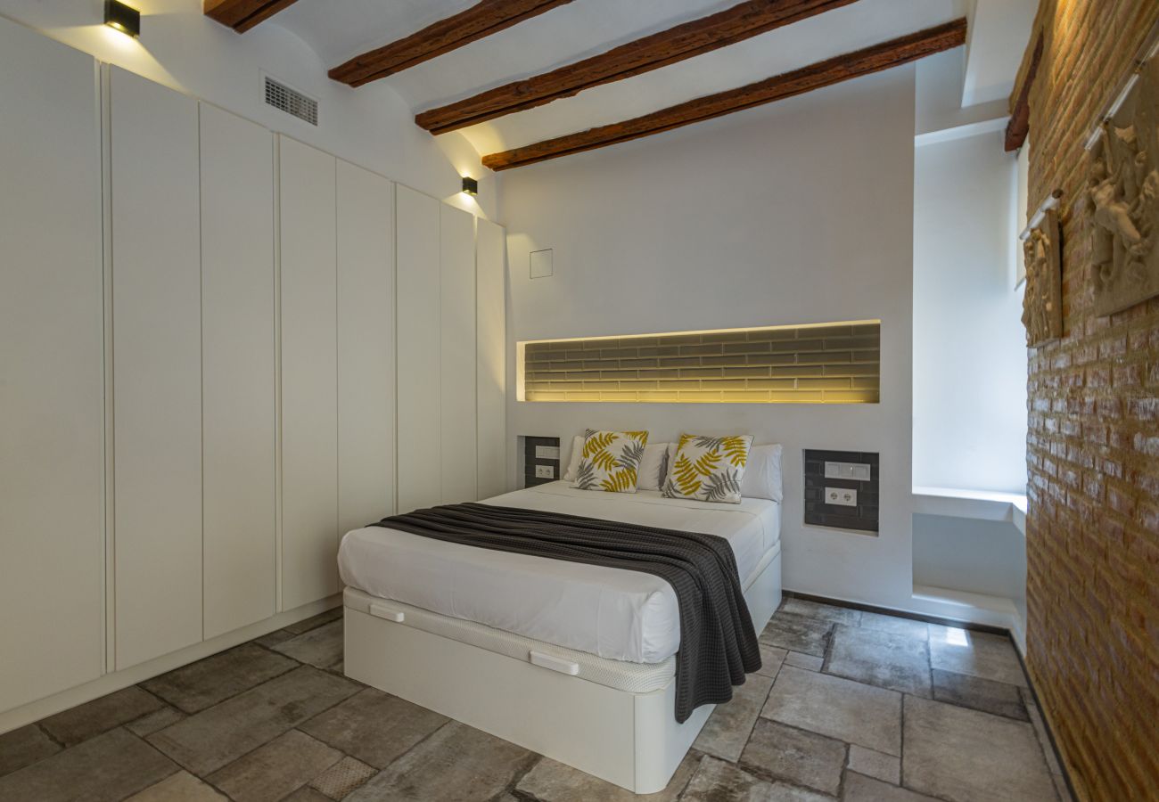 Apartment in Valencia / València - CENTER-MODERN 1BR, 2BA-TERRACE, WI-FI, A/C  Apartment in Valencia / València - CENTER-MODERN 1BR, 2BA-TERRACE, WI-FI, A/C