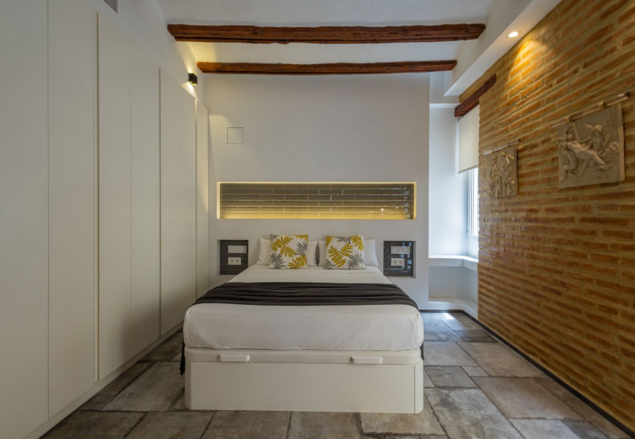 Apartment in Valencia / València - CENTER-MODERN 1BR, 2BA-TERRACE, WI-FI, A/C  Apartment in Valencia / València - CENTER-MODERN 1BR, 2BA-TERRACE, WI-FI, A/C