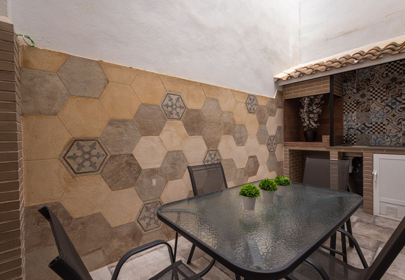 Apartment in Valencia / València - CENTER-MODERN 1BR, 2BA-TERRACE, WI-FI, A/C  Apartment in Valencia / València - CENTER-MODERN 1BR, 2BA-TERRACE, WI-FI, A/C