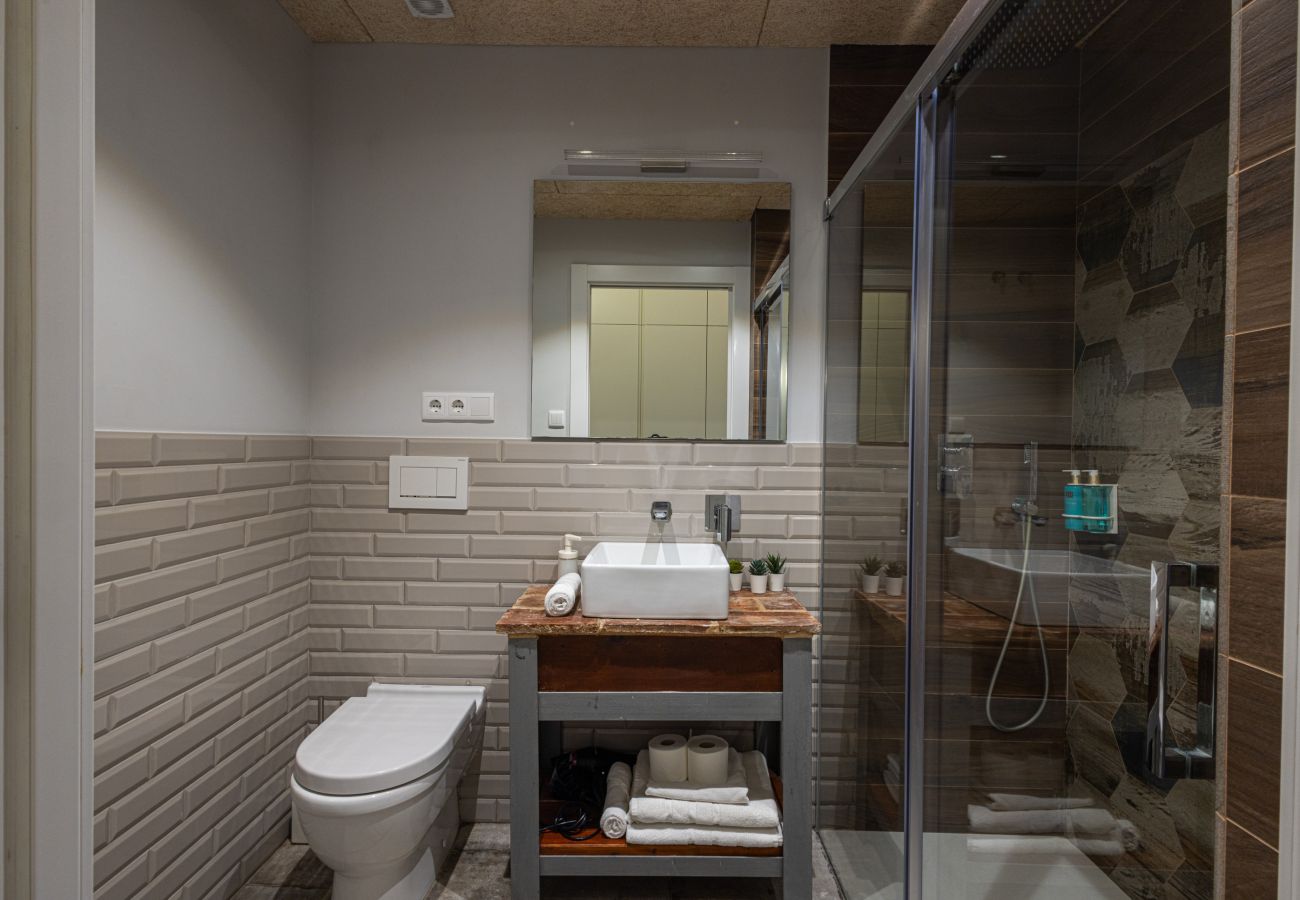 Apartment in Valencia / València - CENTER-MODERN 1BR, 2BA-TERRACE, WI-FI, A/C  Apartment in Valencia / València - CENTER-MODERN 1BR, 2BA-TERRACE, WI-FI, A/C