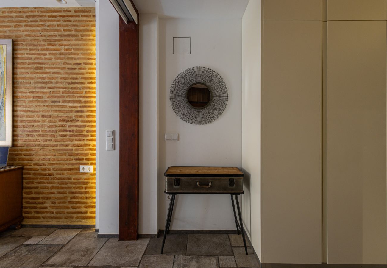 Apartment in Valencia / València - CENTER-MODERN 1BR, 2BA-TERRACE, WI-FI, A/C  Apartment in Valencia / València - CENTER-MODERN 1BR, 2BA-TERRACE, WI-FI, A/C