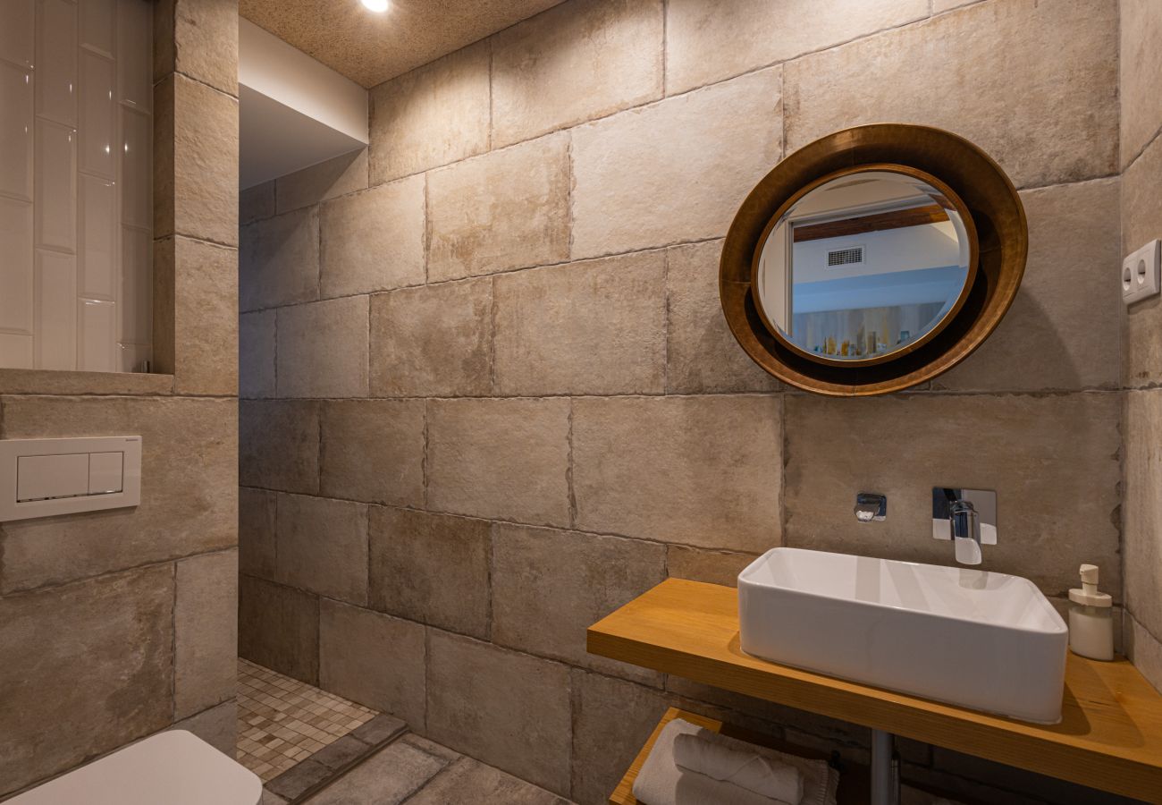 Apartment in Valencia / València - CENTER-MODERN 1BR, 2BA-TERRACE, WI-FI, A/C  Apartment in Valencia / València - CENTER-MODERN 1BR, 2BA-TERRACE, WI-FI, A/C