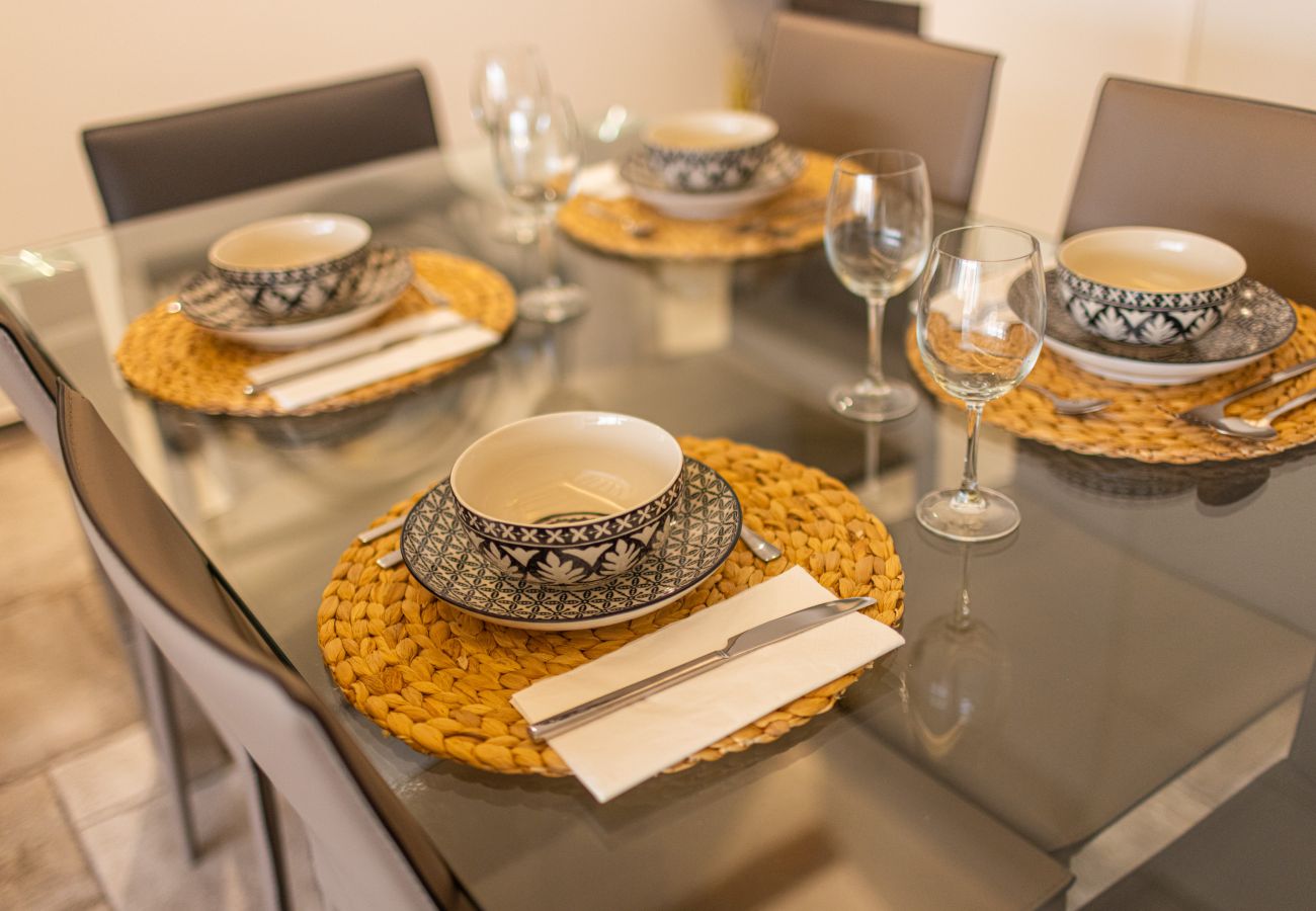Apartment in Valencia / València - CENTER-MODERN 1BR, 2BA-TERRACE, WI-FI, A/C  Apartment in Valencia / València - CENTER-MODERN 1BR, 2BA-TERRACE, WI-FI, A/C