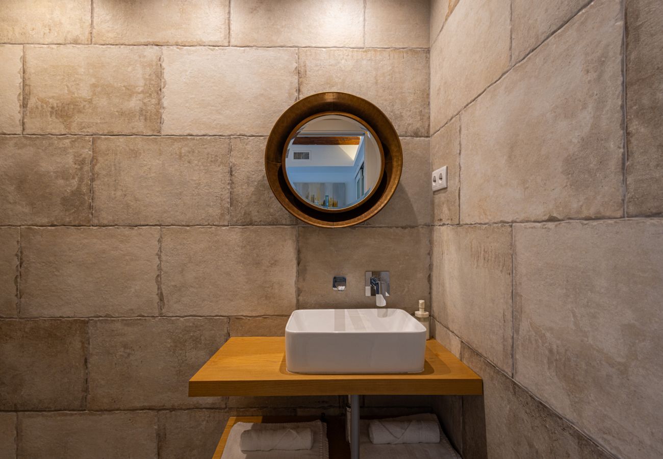 Apartment in Valencia / València - CENTER-MODERN 1BR, 2BA-TERRACE, WI-FI, A/C  Apartment in Valencia / València - CENTER-MODERN 1BR, 2BA-TERRACE, WI-FI, A/C
