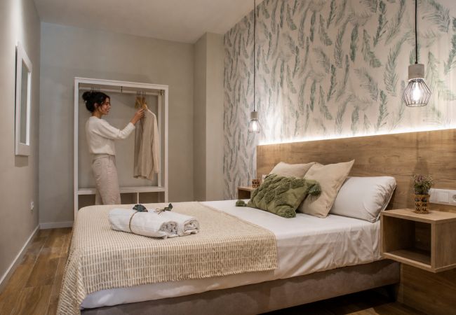Apartment in Valencia - Port Suite VIII | 4 Guests | AC & WiFi | 15 min Ciudad Artes