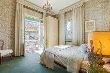 Apartment in Lucca - Simple Convenient 3 bedrooms apartment + parking