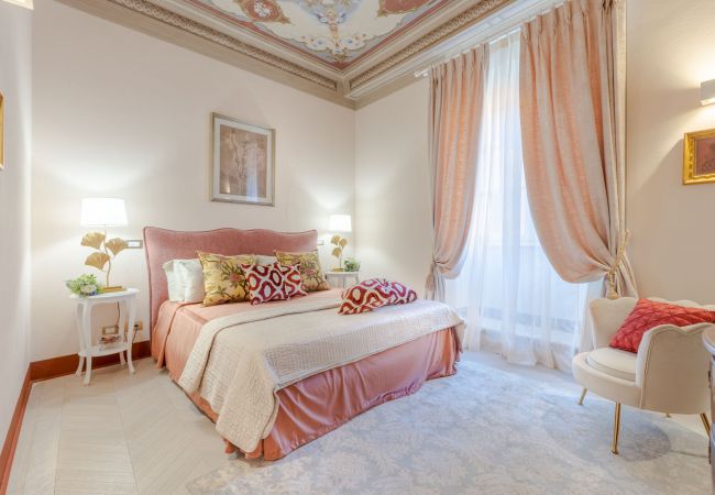 Apartment in Lucca - Luxury 3 Bedrooms Apartment with Elevator inside Lucca by the Main Square Piazza San Michele  Apartment in Lucca - Luxury 3 Bedrooms Apartment with Elevator inside Lucca by the Main Square Piazza San Michele