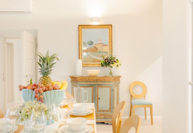 Apartment in Lucca - Luxury 3 Bedrooms Apartment with Elevator inside Lucca by the Main Square Piazza San Michele  Apartment in Lucca - Luxury 3 Bedrooms Apartment with Elevator inside Lucca by the Main Square Piazza San Michele