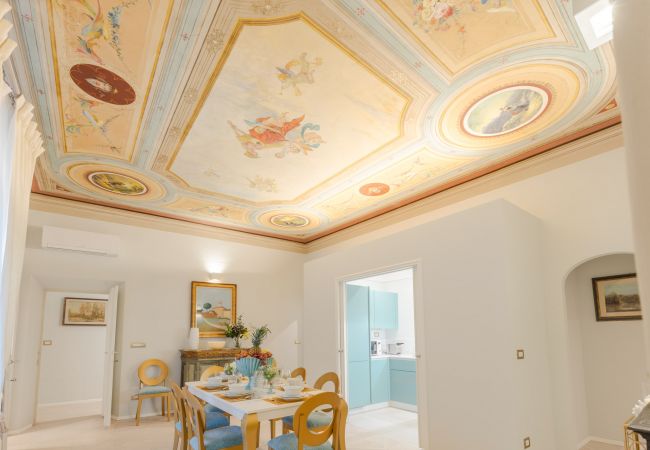 Apartment in Lucca - Luxury 3 Bedrooms Apartment with Elevator inside Lucca by the Main Square Piazza San Michele  Apartment in Lucca - Luxury 3 Bedrooms Apartment with Elevator inside Lucca by the Main Square Piazza San Michele