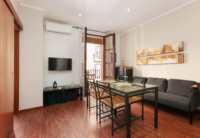 Apartment in Barcelona - TURO PARK, lovely apartment with balcony