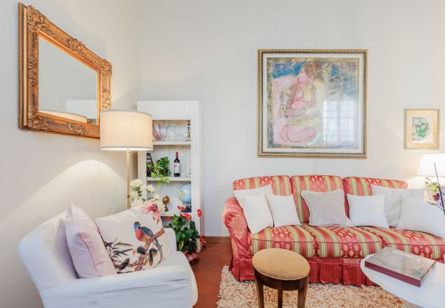 Apartment in Lucca - The Garden Along The Stream, romantic apartment with private garden inside the walls of Lucca Apartment in Lucca - The Garden Along The Stream, romantic apartment with private garden inside the walls of Lucca