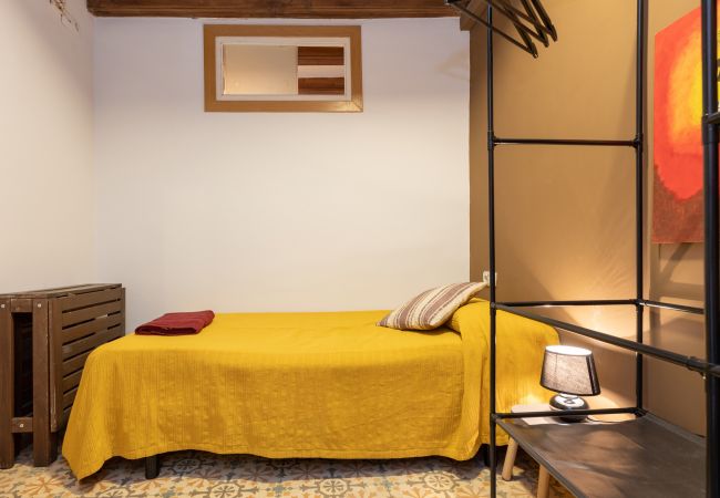 Apartment in Barcelona - PRIVATE TERRACE, 4 bedrooms, 2 bathrooms Apartment in Barcelona - PRIVATE TERRACE, 4 bedrooms, 2 bathrooms