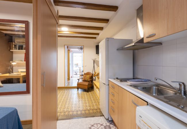 Apartment in Barcelona - PRIVATE TERRACE, 4 bedrooms, 2 bathrooms Apartment in Barcelona - PRIVATE TERRACE, 4 bedrooms, 2 bathrooms