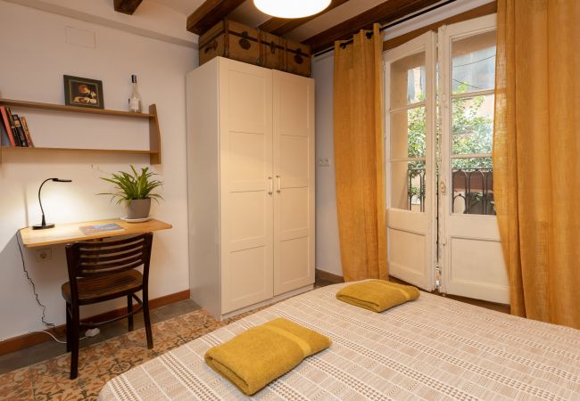 Apartment in Barcelona - PRIVATE TERRACE, 4 bedrooms, 2 bathrooms Apartment in Barcelona - PRIVATE TERRACE, 4 bedrooms, 2 bathrooms