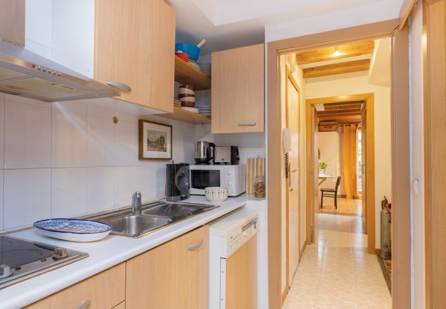 Apartment in Barcelona - PRIVATE TERRACE, 4 bedrooms, 2 bathrooms Apartment in Barcelona - PRIVATE TERRACE, 4 bedrooms, 2 bathrooms