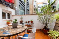 Apartment in Barcelona - PRIVATE TERRACE, 4 bedrooms, 2 bathrooms