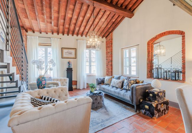 Apartment in Lucca - Casa Lucky, Romantic Modern 3 bedrooms Penthouse inside the Walls of Lucca Apartment in Lucca - Casa Lucky, Romantic Modern 3 bedrooms Penthouse inside the Walls of Lucca