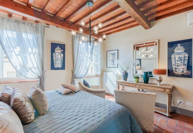 Apartment in Lucca - Casa Lucky, Romantic Modern 3 bedrooms Penthouse inside the Walls of Lucca Apartment in Lucca - Casa Lucky, Romantic Modern 3 bedrooms Penthouse inside the Walls of Lucca