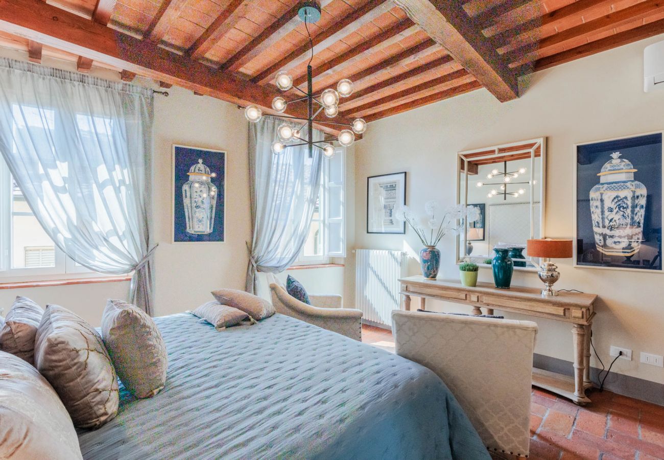 Apartment in Lucca - Casa Lucky, Romantic Modern 3 bedrooms Penthouse inside the Walls of Lucca Apartment in Lucca - Casa Lucky, Romantic Modern 3 bedrooms Penthouse inside the Walls of Lucca
