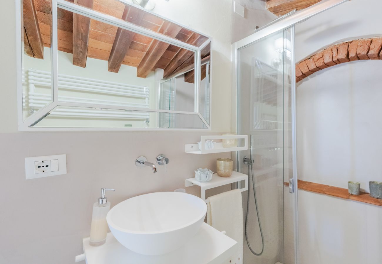 Apartment in Lucca - Casa Lucky, Romantic Modern 3 bedrooms Penthouse inside the Walls of Lucca Apartment in Lucca - Casa Lucky, Romantic Modern 3 bedrooms Penthouse inside the Walls of Lucca