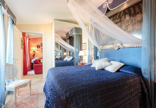 Apartment in Lucca - Casa Dieter, a superb 2 bedrooms Apartment with Grand Terrace and private parking in Central Lucca Apartment in Lucca - Casa Dieter, a superb 2 bedrooms Apartment with Grand Terrace and private parking in Central Lucca