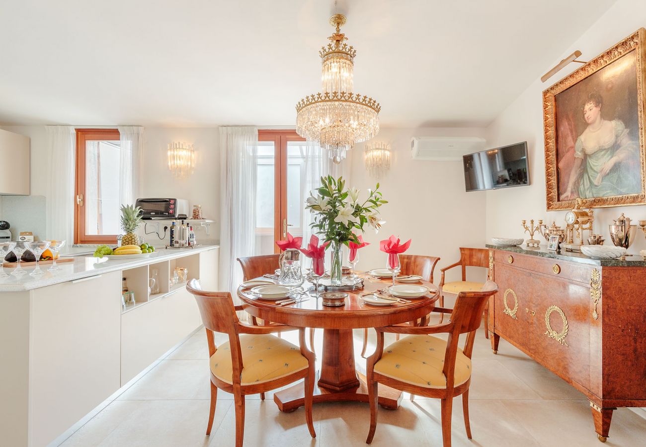 Apartment in Lucca - Casa Dieter, a superb 2 bedrooms Apartment with Grand Terrace and private parking in Central Lucca Apartment in Lucca - Casa Dieter, a superb 2 bedrooms Apartment with Grand Terrace and private parking in Central Lucca