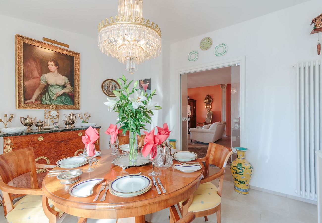 Apartment in Lucca - Casa Dieter, a superb 2 bedrooms Apartment with Grand Terrace and private parking in Central Lucca Apartment in Lucca - Casa Dieter, a superb 2 bedrooms Apartment with Grand Terrace and private parking in Central Lucca