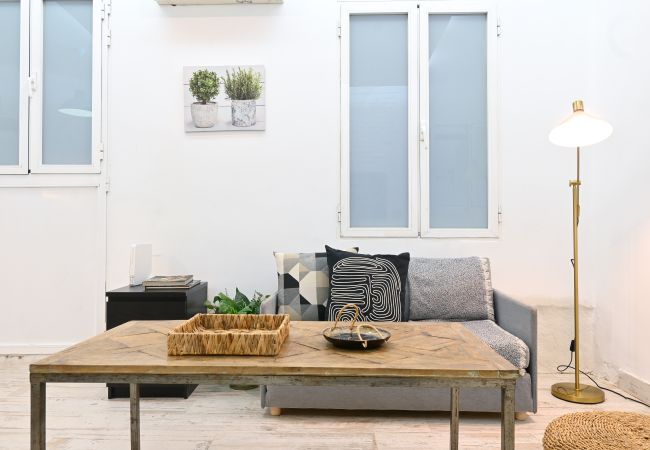 Apartment in Madrid - Moderno y elegante ap. Barrio Ibiza MEN30 Apartment in Madrid - Moderno y elegante ap. Barrio Ibiza MEN30