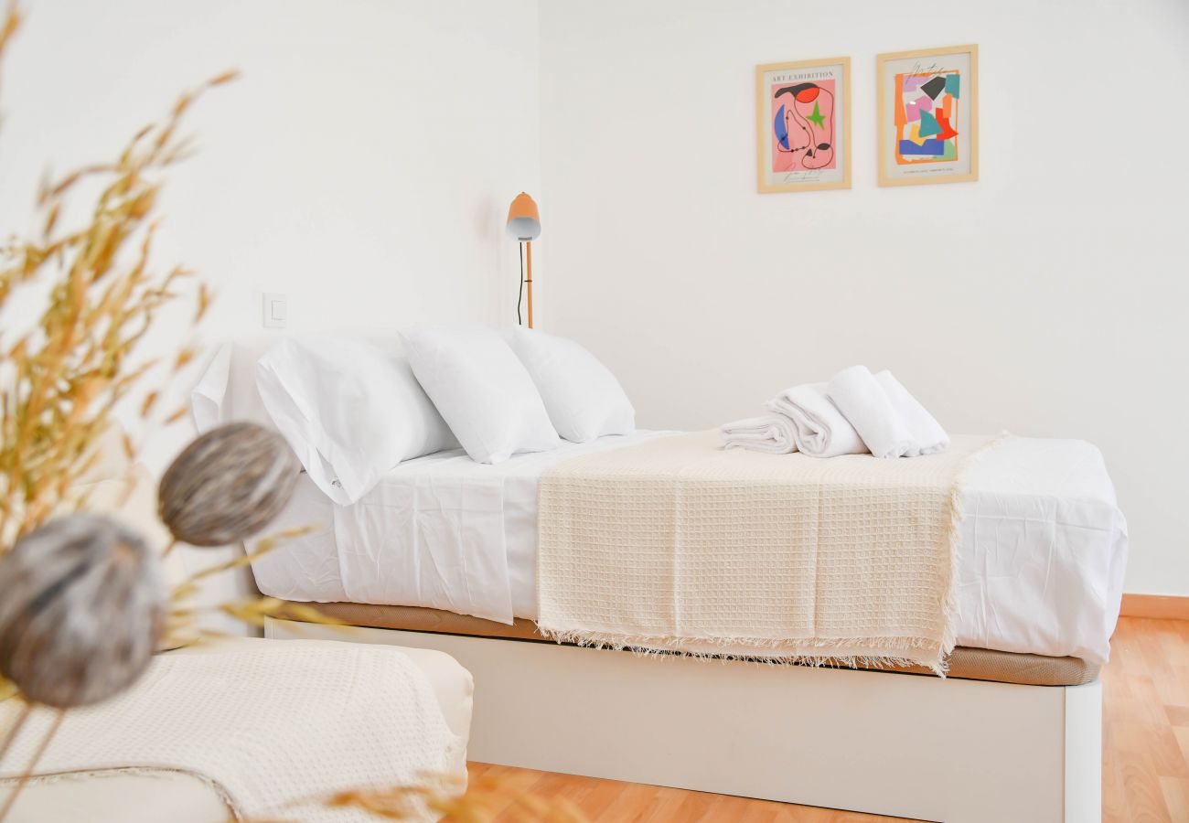 Studio in Madrid - ESTUDIO TETUAN  Studio in Madrid - ESTUDIO TETUAN