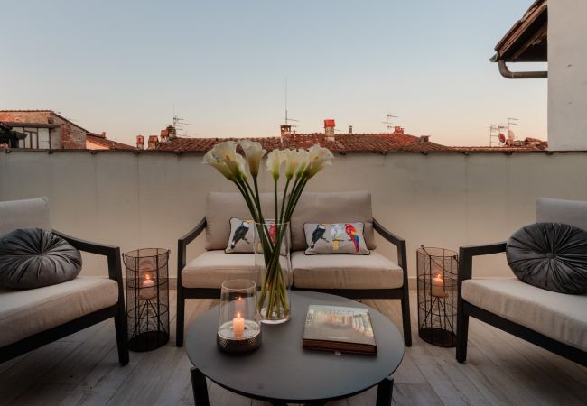 Apartment in Lucca - Casa Marta, Luxury 2 Bedrooms Apartment with Terrace Inside the Walls of Lucca Apartment in Lucca - Casa Marta, Luxury 2 Bedrooms Apartment with Terrace Inside the Walls of Lucca