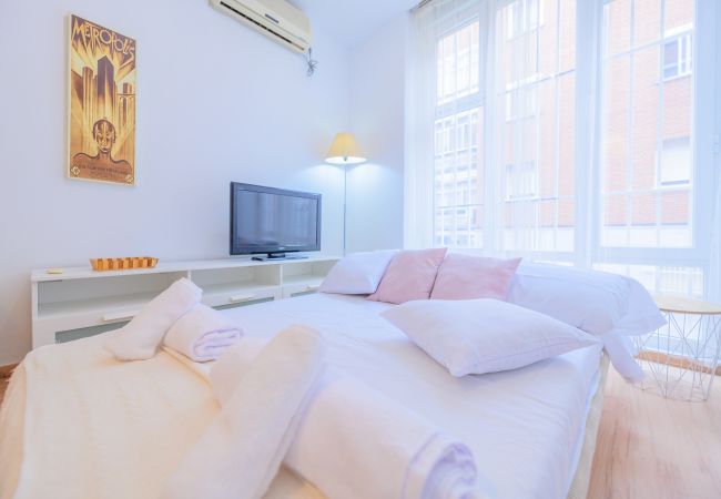 Studio in Madrid - COZY STUDY CLOSE TO FINANCE AREA AND IE Studio in Madrid - COZY STUDY CLOSE TO FINANCE AREA AND IE