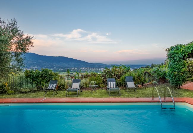 Villa in Lucca - Villa Debby, 2 bedrooms Farmhouse with Pool on the Hills of Lucca Villa in Lucca - Villa Debby, 2 bedrooms Farmhouse with Pool on the Hills of Lucca