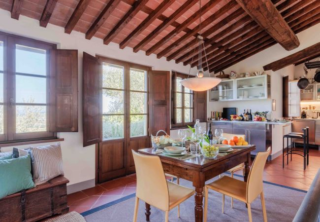 Villa in Lucca - Villa Debby, 2 bedrooms Farmhouse with Pool on the Hills of Lucca Villa in Lucca - Villa Debby, 2 bedrooms Farmhouse with Pool on the Hills of Lucca