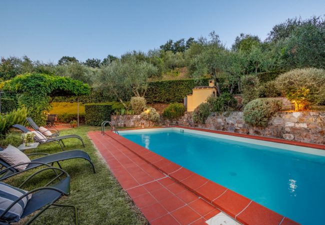 Villa in Lucca - Villa Debby, 2 bedrooms Farmhouse with Pool on the Hills of Lucca Villa in Lucca - Villa Debby, 2 bedrooms Farmhouse with Pool on the Hills of Lucca