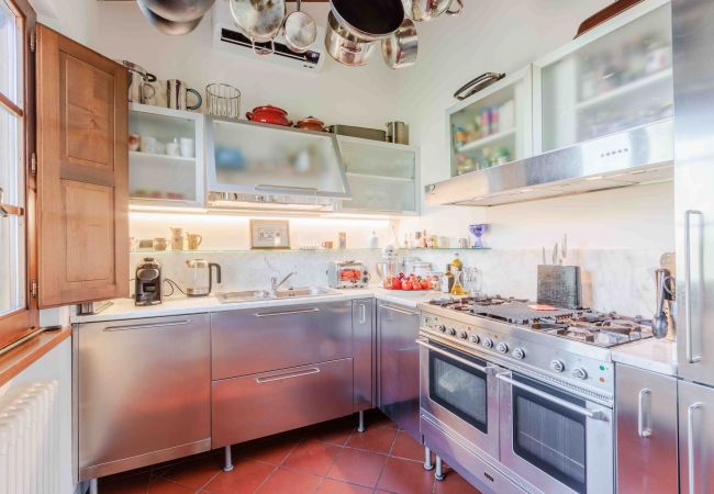 Villa in Lucca - Villa Debby, 2 bedrooms Farmhouse with Pool on the Hills of Lucca Villa in Lucca - Villa Debby, 2 bedrooms Farmhouse with Pool on the Hills of Lucca