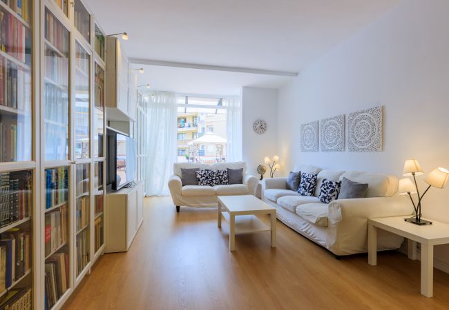 Apartment in Barcelona - Apartment with private terrace, 3 bedrooms, Eixample Apartment in Barcelona - Apartment with private terrace, 3 bedrooms, Eixample