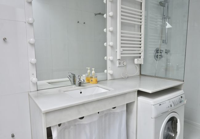 Apartment in Madrid - Apartamento con encanto a pocos metros de Puerta del Sol Apartment in Madrid - Apartamento con encanto a pocos metros de Puerta del Sol