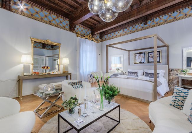 Apartment in Lucca - The Lucca Heritage Retreat, a Spacious Home with Outdoor inside the Walls of Lucca Apartment in Lucca - The Lucca Heritage Retreat, a Spacious Home with Outdoor inside the Walls of Lucca