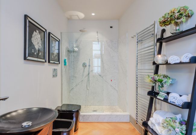 Apartment in Lucca - The Lucca Heritage Retreat, a Spacious Home with Outdoor inside the Walls of Lucca Apartment in Lucca - The Lucca Heritage Retreat, a Spacious Home with Outdoor inside the Walls of Lucca